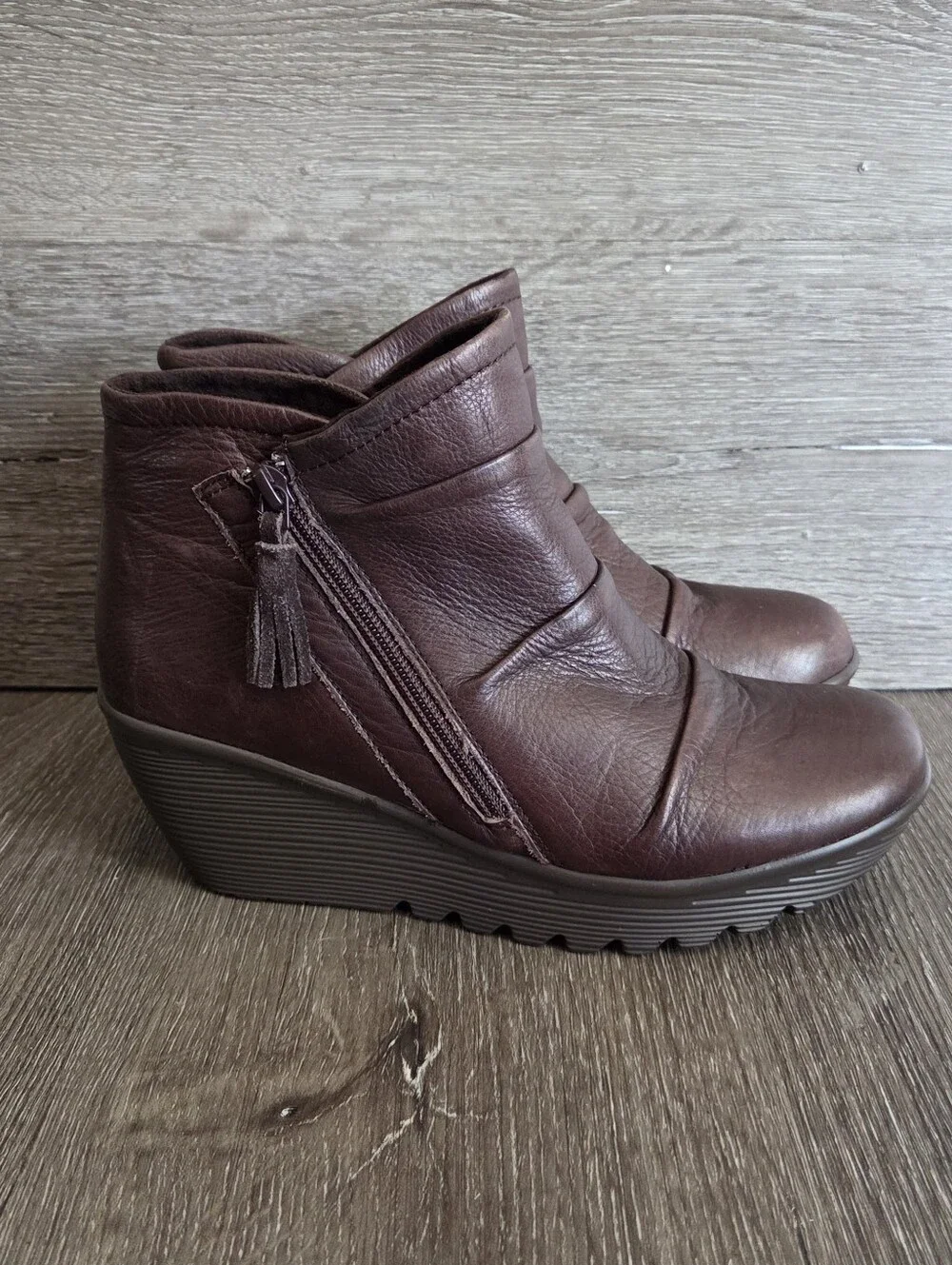 Skechers Women's Parallel - Double Trouble Brown Wedge Ankle Bootie Size 8.5